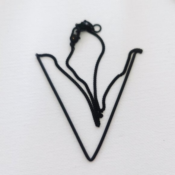 Marc by Marc Jacobs V Pendant Necklace Black - Picture 2 of 5
